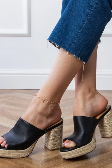 Grande mustad espadrillid... 2