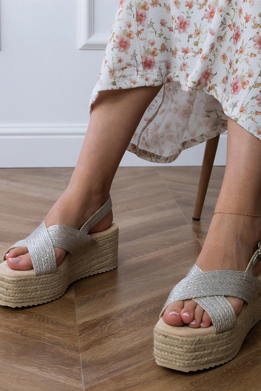 Hõbedased espadrillid platvormil...