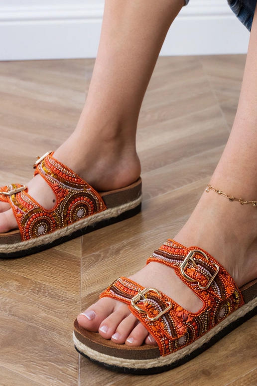 Kollased etnilised sussid...