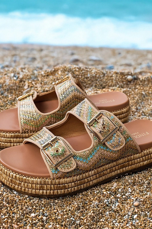 Kuldne sussid kinnitustega rihmadel,...