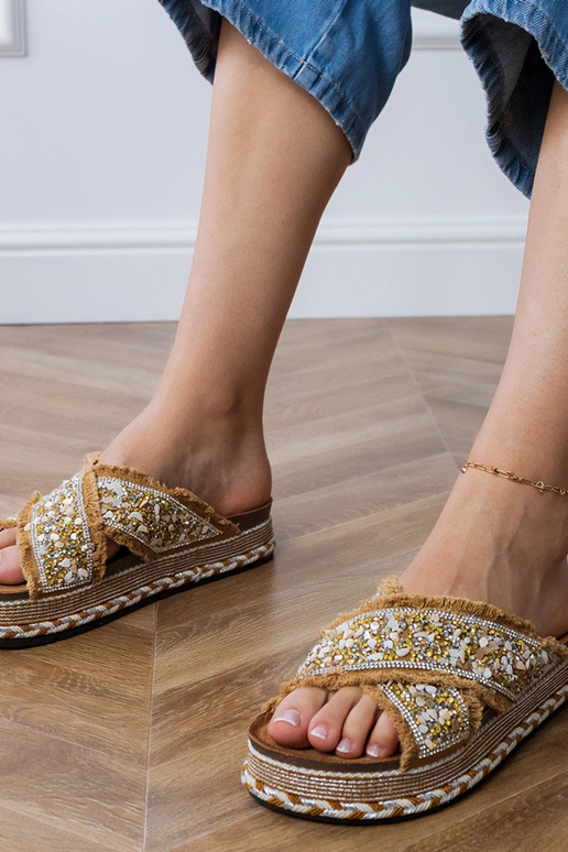 Liivakarva sussid tsirkonia...