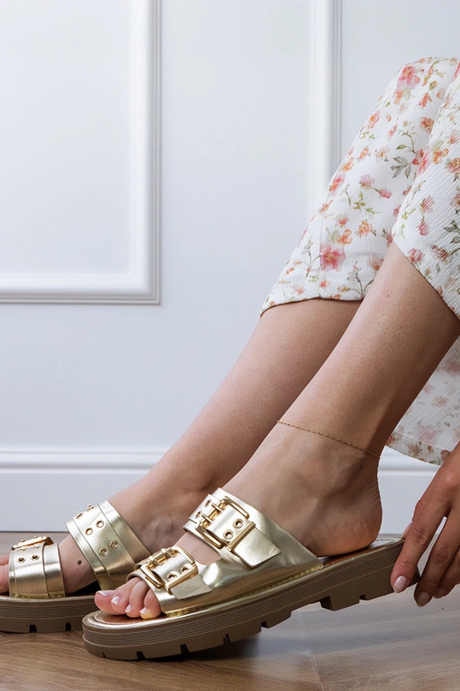 Kuldse värvi lamedad sussid...