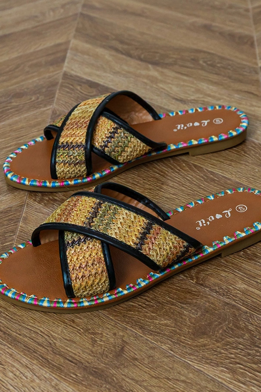 Mustad lamedad sussid värvilise... Mustad lamedad sussid värvilise...