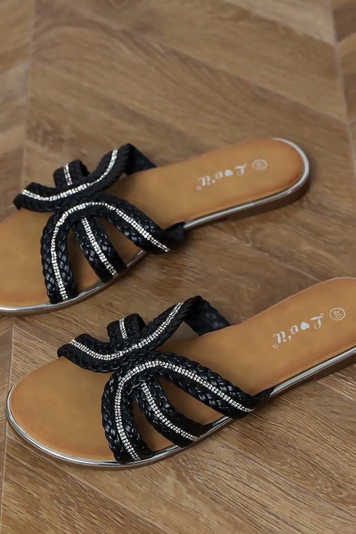 Mustad lamedad sussid punutud... Mustad lamedad sussid punutud...