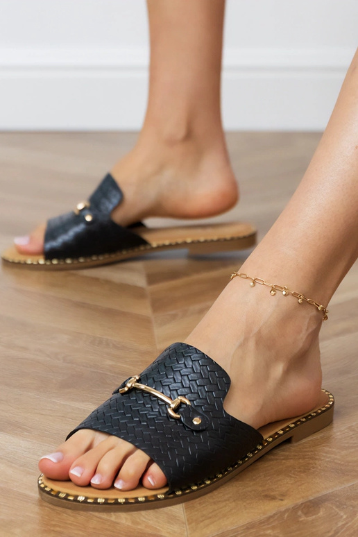 Mustad lamedad sussid laia rihmaga ja... Mustad lamedad sussid laia rihmaga ja...