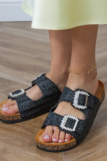 Mustad sussid korkpõhjal... 2