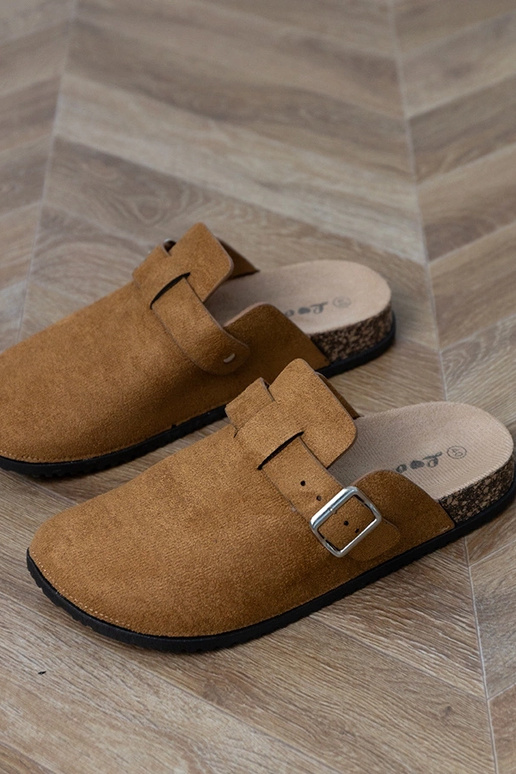 Rohked suletud sussid korkpõhjal Lerins