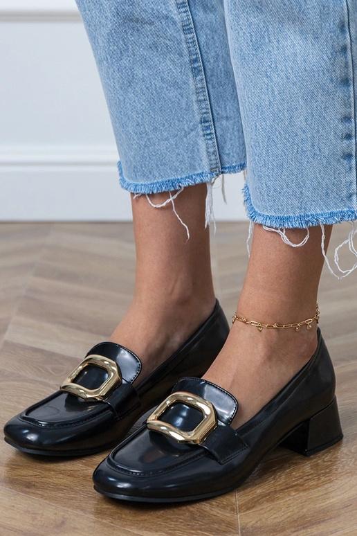 Mustad naiste poolsaapad madalal... Mustad naiste poolsaapad madalal...