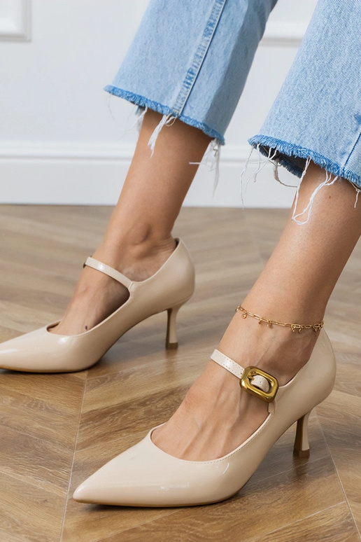 Liivakarva klassikalised sandaalid...