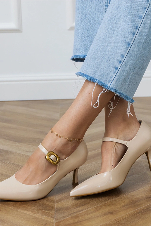 Liivakarva klassikalised sandaalid...