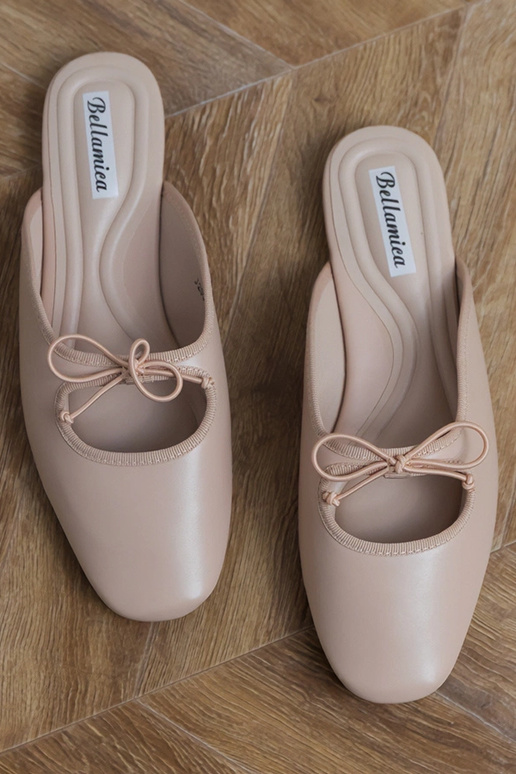 Liivakarva suletud sussid siledal... Liivakarva suletud sussid siledal...