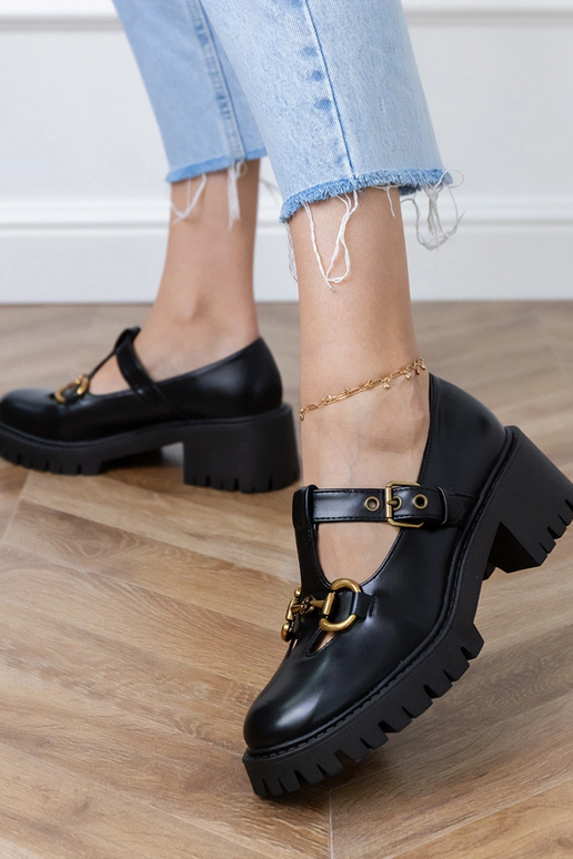 Mustad poolsaapad paksu tallaga... Mustad poolsaapad paksu tallaga...