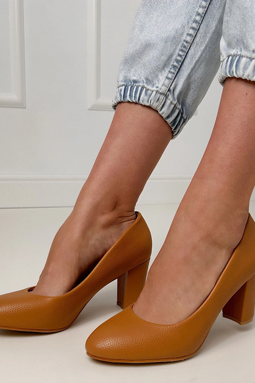 Rudist klassikalised sandaalid...