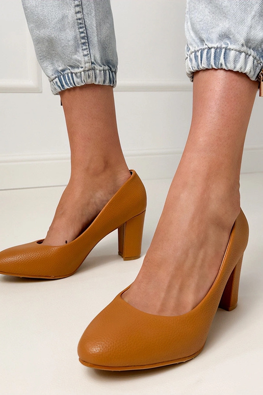 Rudist klassikalised sandaalid...