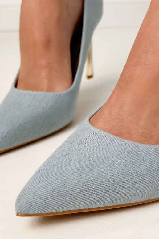 Džinsivärvi klassikalised sandaalid...