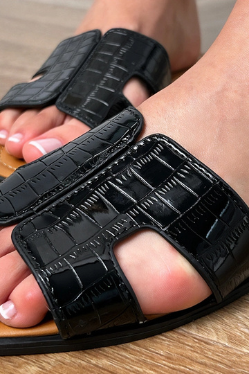 Mustad sussid tasasel...