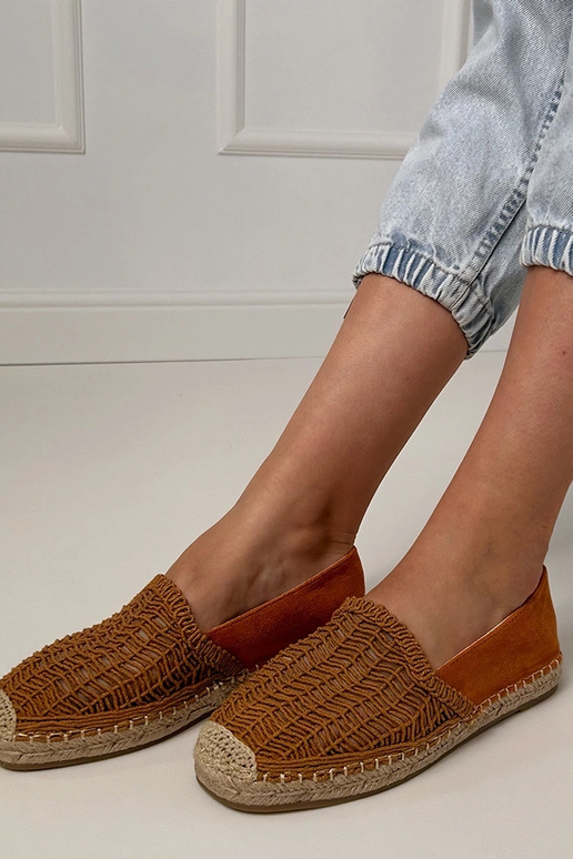 Pruunid avatud espadrillid platvormil... Pruunid avatud espadrillid platvormil...