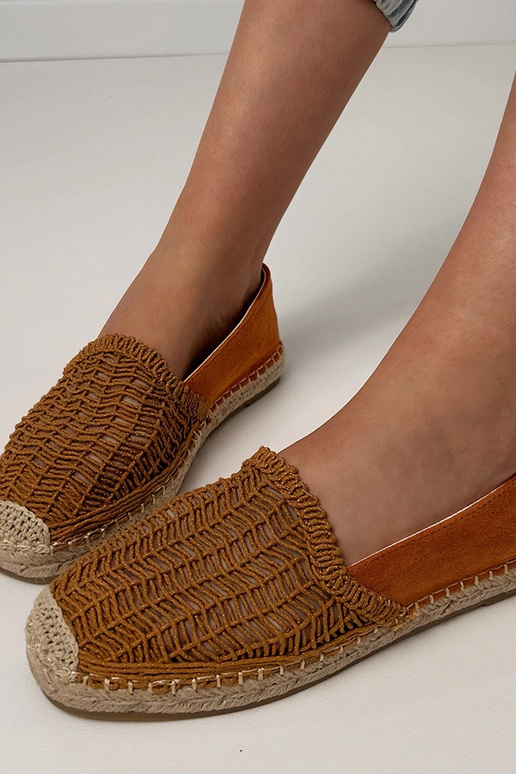 Pruunid avatud espadrillid platvormil... Pruunid avatud espadrillid platvormil...