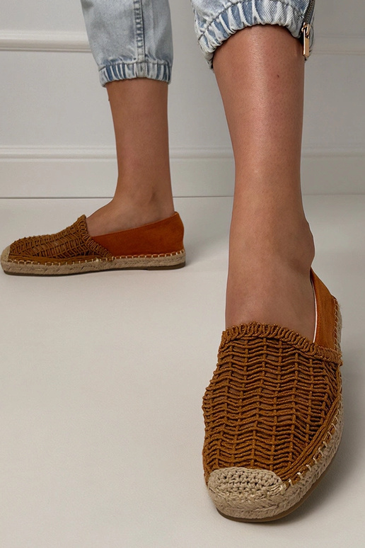 Pruunid avatud espadrillid platvormil... Pruunid avatud espadrillid platvormil...