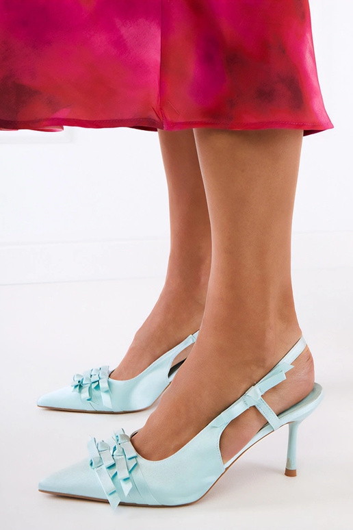 Palira rohelised sandaalid kontsadel...