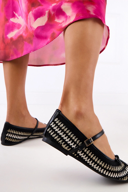 Mustad kangast baleriinatüüpi kingad,...