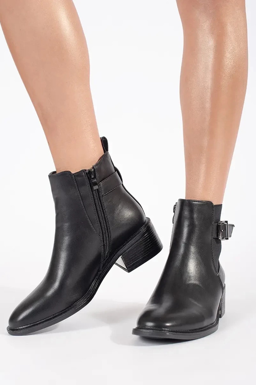 Klassikalised triibuga musta värvi... Klassikalised triibuga musta värvi...