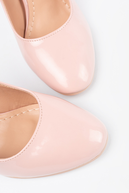 Roosa värvi lakitud kõrged kontsad