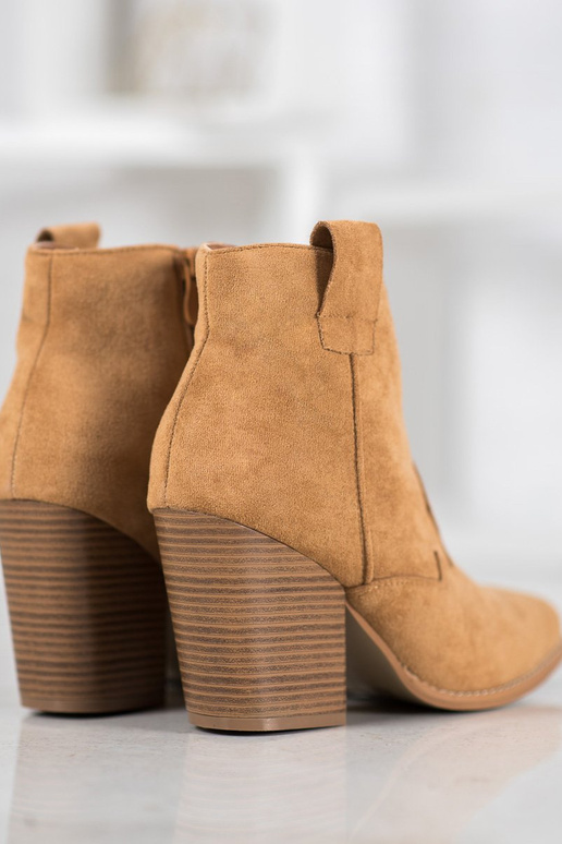 suurte kontsadega sametised kauboi... suurte kontsadega sametised kauboi...