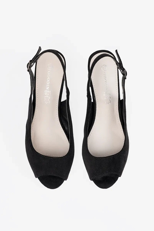 nööriga sandaalid kontsadega