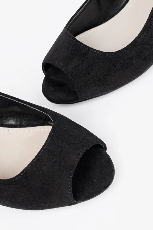 nööriga sandaalid kontsadega