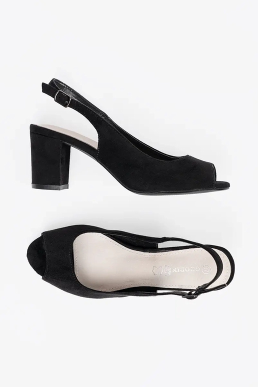 nööriga sandaalid kontsadega