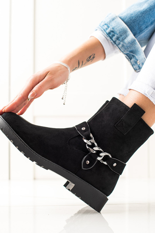 Klassikalise mudeli naiste saapad...