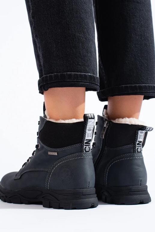 Sportliku stiiliga Pealiste saapad Msuud