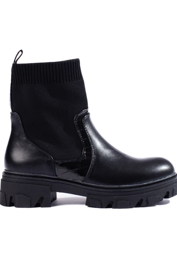 Pealiste poolsaapad...