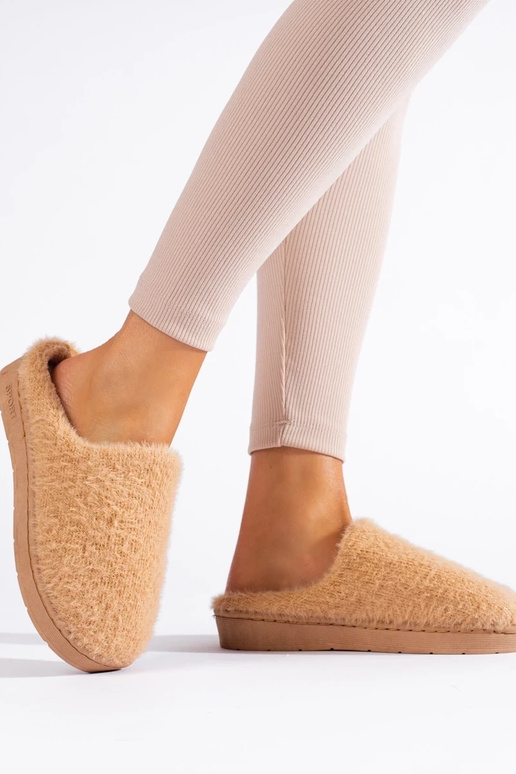 Käimiskingad karvadega naistele pruunid