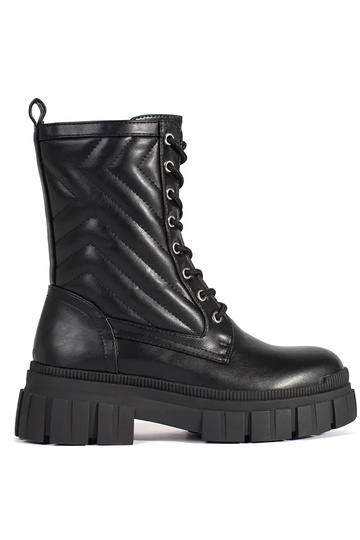 Saapad z pikoĮanym Įzorem