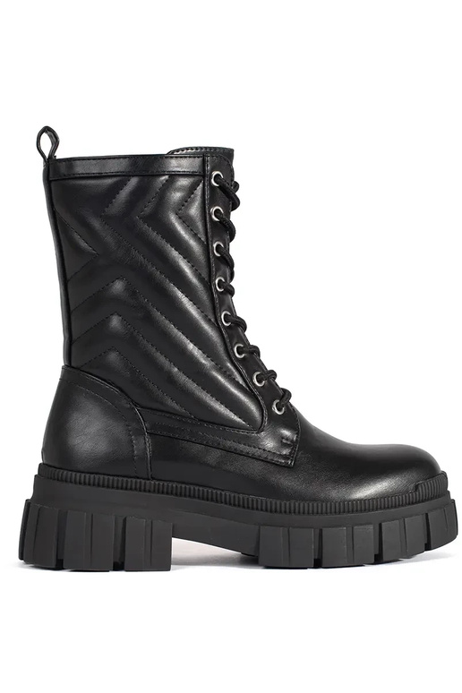 Saapad z pikoĮanym Įzorem