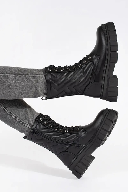 Saapad z pikoĮanym Įzorem