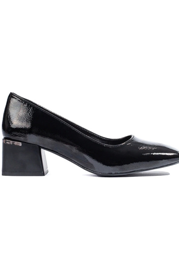 Kõrge kontsaga kingad...