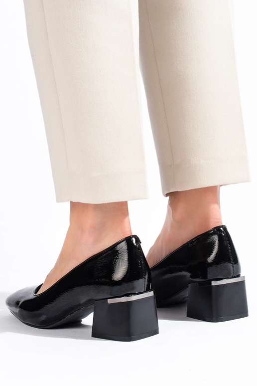 Kõrge kontsaga kingad  Shelovet Mustad