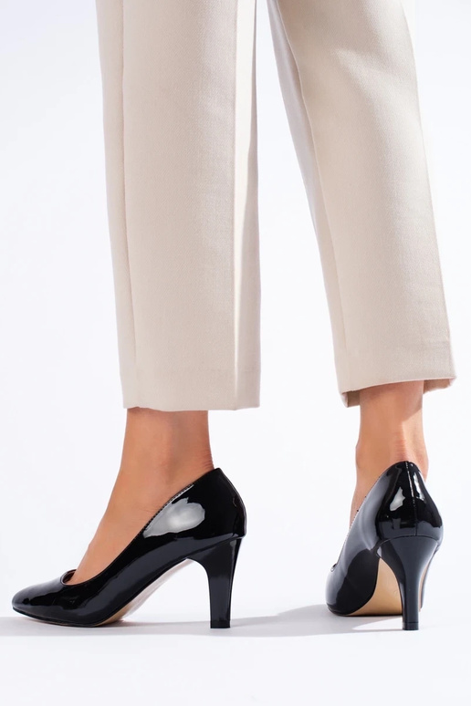 Igapäevased mustad Kingad