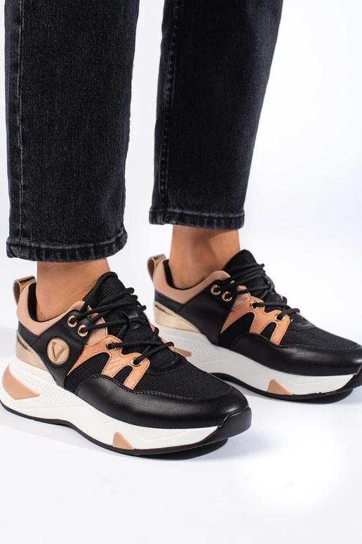 Tossud mudeli kingad Vinceza must-