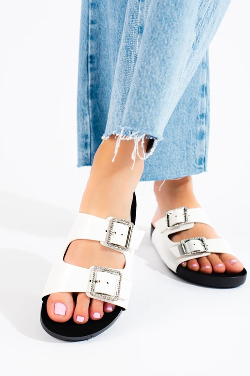 Valget värvi Plätud