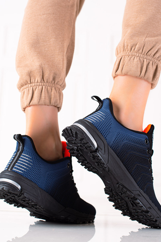 Spordistiilis kingad  Mustad Dk