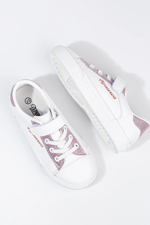 Valged spordijalatsid  Shelovet