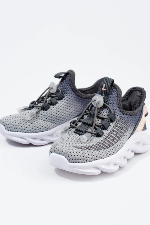 Spordistiilis kingad  Vico  halli värvi