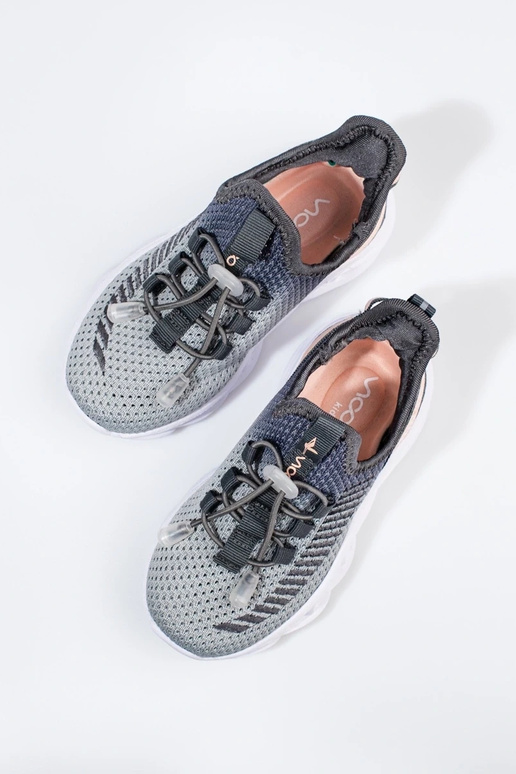 Spordistiilis kingad  Vico  halli värvi