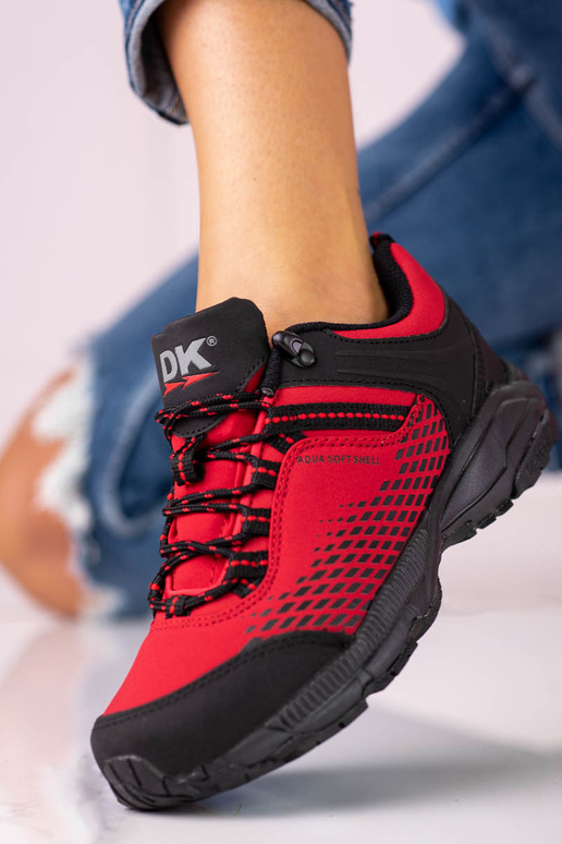 Punased matkasaapad paksul platvormil DK Punased matkasaapad paksul platvormil DK