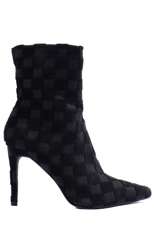 Kõrge paigaldatud naiste saapad... Kõrge paigaldatud naiste saapad...