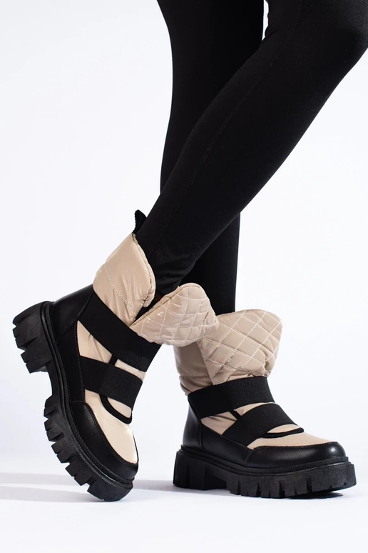 Pealiste lumesaapad paksul platvormil...